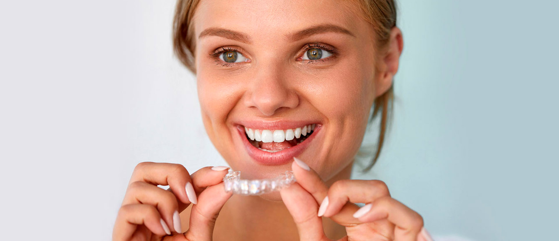 O Tratamento com Invisalign é indicado para todos os pacientes que precisam  corrigir a posição dos dentes e ou a estética do sorriso. - COI