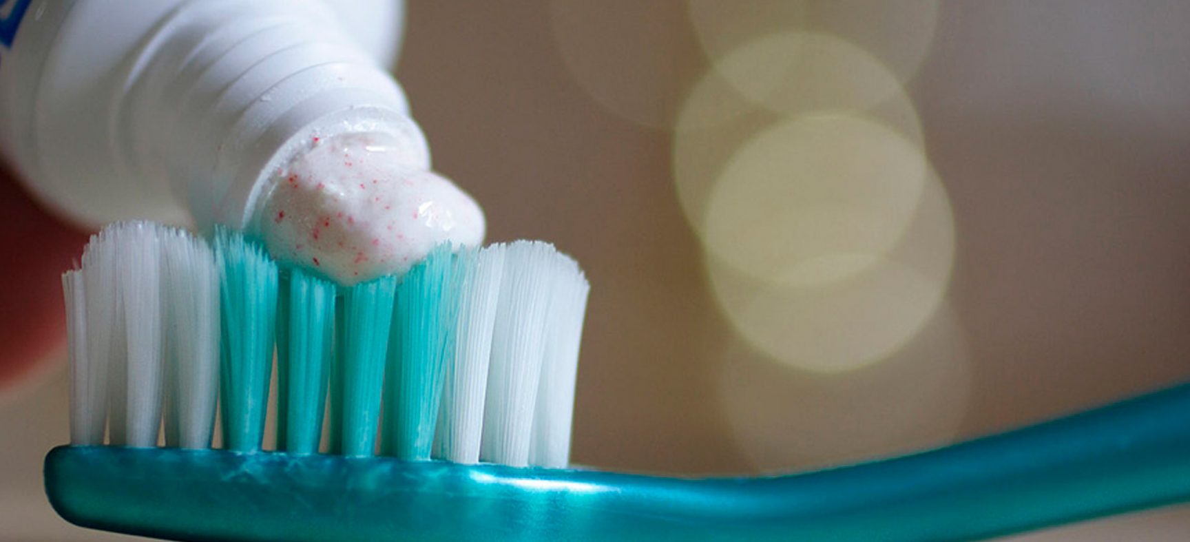 Creme dental, pasta clareamento funciona?